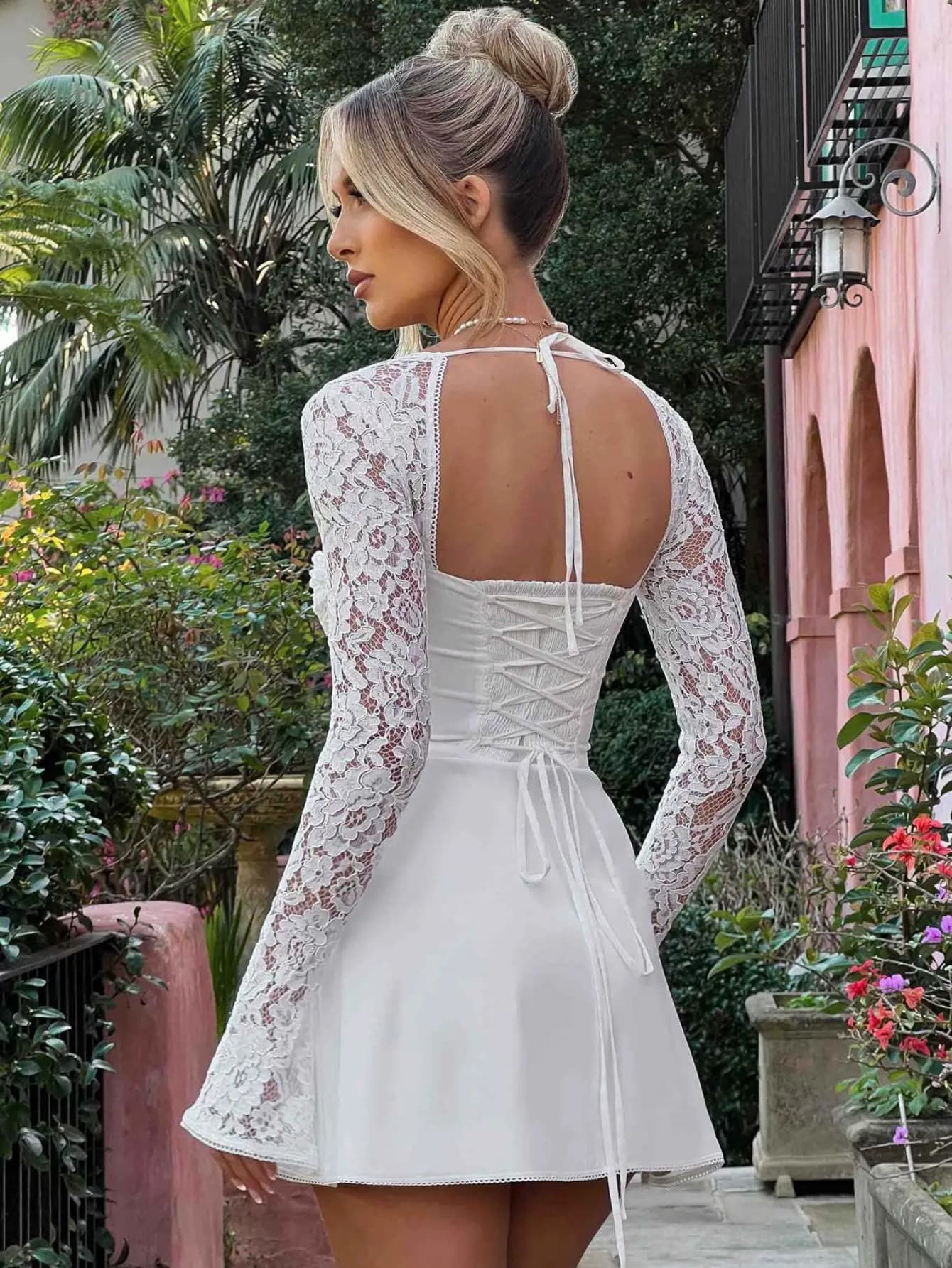 Évelyne — Robe manches dentelle chic