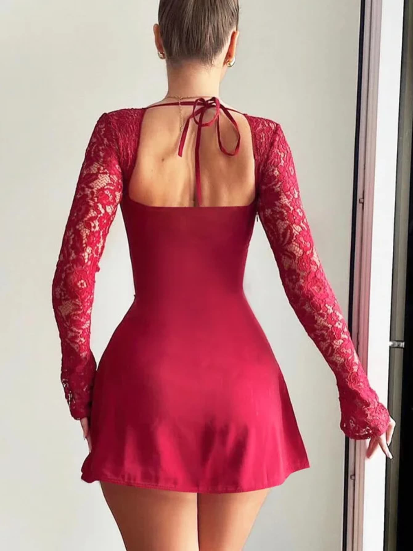 Évelyne — Robe manches dentelle chic